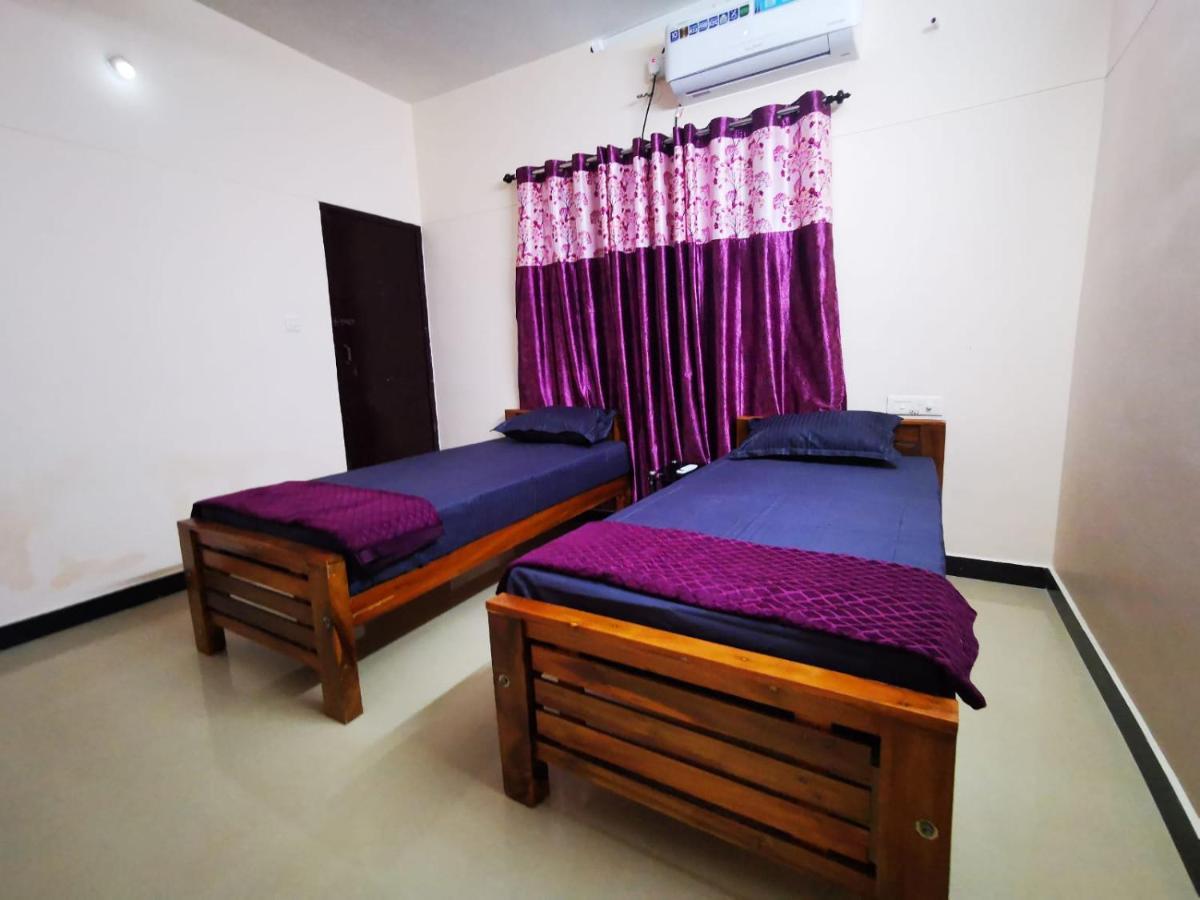 J2 Home Stay - Luxury Homes With Caravan Services Thiruvananthapuram Dış mekan fotoğraf