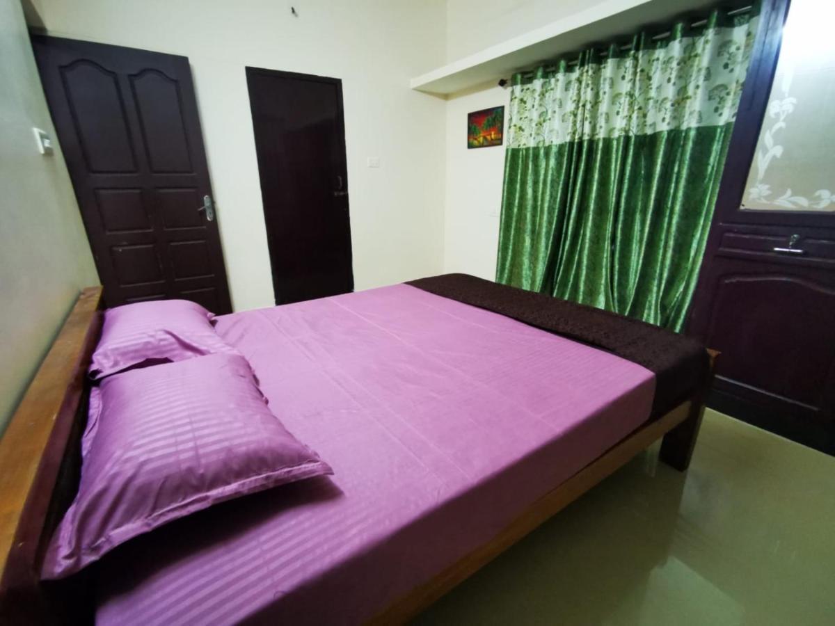 J2 Home Stay - Luxury Homes With Caravan Services Thiruvananthapuram Dış mekan fotoğraf